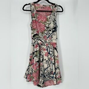FOREVER 21 WHITE FLORAL DRESS WITH PEEK A BOO BACK‎ LIGHT  BREEZY FUN DRESS